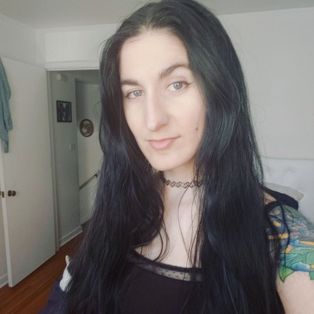 Meet your Posher, Cassandra